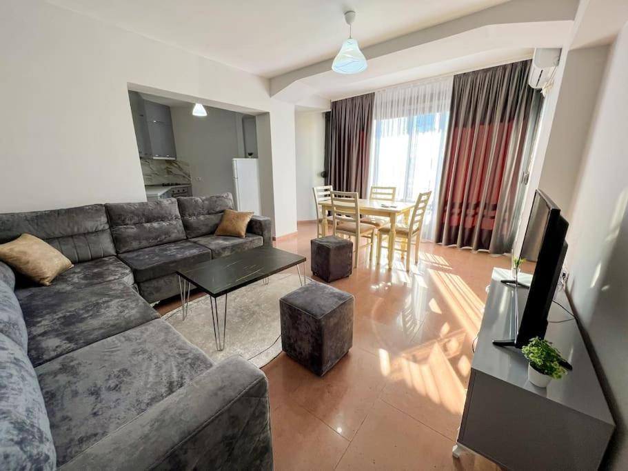 Scanderbeg Square 2Br Apt Tiranë Ngoại thất bức ảnh